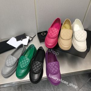 Turn Lock elmas kapitone somunlar% 100 gerçek deri kadın loafers en kaliteli moccasin düz ayakkabılar lambskin altın donanım ile kapitone lüks tasarımcı platformu 35-41