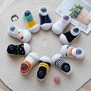 First Walkers Cute baby socks shoes baby matching Korean childrens shoes soft soled childrens floor sports shoes first movers toddler girls d240525