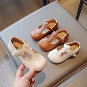 Primeiros Walkers Kids T Strap Sapatos de couro Meninas Ots Hollow Princess Shoes Boys Blathable Flats Bege Brown Child Baby Crianças Summer Summer Autumn Q240525