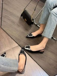 Sandaler pekade spänne tå metall damer slingback höga klackar ankel rempumpar grunt skor för kvinnor zapa bd0