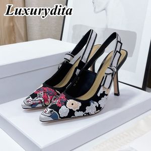 Luxo feminino salto alto sandália renda casual moda 95 mm 65mm 13mm de 13 mm de qualidade bordada sapatos chapados de couro de couro real sola de couro real com caixa com caixa xy152