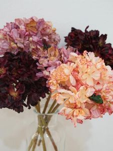 Dekorativa blommor simulerade avancerade europeiska stilfokal kantbroderad bollblomma hem matbord dekoration hydrensia