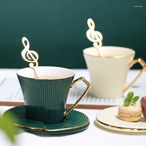 Xícaras picadas de estilo europeu xícara de xícara de cerâmica chá de luxo de porcelana ecológica casamento de café Tazas de Cafe Produtos domésticos 50