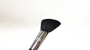 Pro Small Blush Brush 74 gethår ​​Rund platt pulver Konturering Markera Sculpting Brush Beauty Makeup Blender Tool2241720