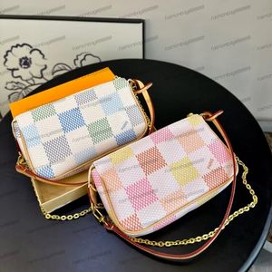 Women Luxurys Designers Borses Banier Multicolor Spall Bag Mini borse per la Pocketta Accessori Crossbody Wedet Womens Borse Carta Messenger Borse