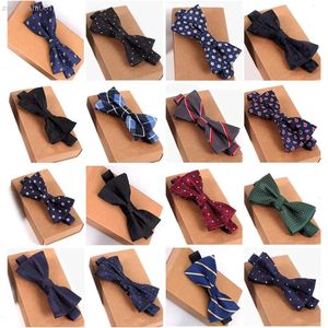 Designer bowtie högkvalitativ mode man skjorta tillbehör marin dot bow slips för bröllop män grossist party affär formell 51f0