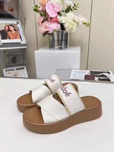 Мода Женщины скользит древесные сандалии пляжные тапочки в Италия Популярные белые кросс-нейлоновые ремешки Bougeer Резиновые платформы.