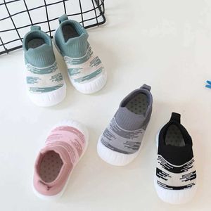 First Walkers Lightweight and Soft Toddler Shoes Baby Early Education Shoes Knitted Breathable and Non Slip Outdoor Wearable Soft Soled Shoes Q240525