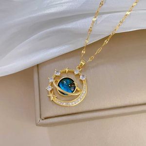 Pendant Necklaces Stylish and Charming Star and Moon Surrounded Micro-set Necklace Classic and Gorgeous Stainless Steel Pendant Q240525