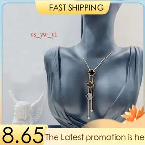 New Designer Pendant Necklaces for Women 4/Four Leaf Clover Locket Necklace Highly Quality Choker Chains Designer Jewelry 18K Plated Gold Girl 9b74