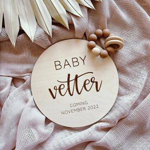Party Supplies graverade graviditetsmeddelande Prop Baby Name Custom Social Media Sign. Trä