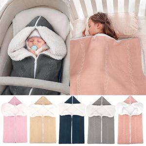 Filtar födda sovsäckar tjockare vinter baby kuvert stickad barnvagnar swaddle footmuff småbarn slaapzak barn soversack spädbarnsäckar