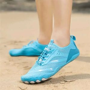 Lätt stropplösa sandaler blå skor på grund av sandal multicolor sneakers tofflor av house man sport första grad 700