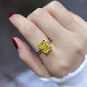 Romantyczny topazowy pierścień palców 925 srebrny przyjęcie ślubne pierścionki dla kobiet mężczyzn Birthday Biżuter