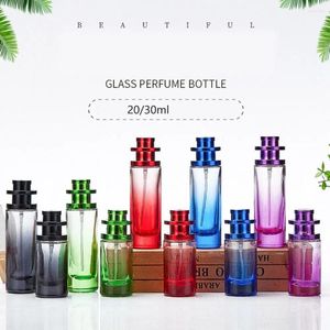 Speicherflaschen Hochwertige Glasfutterflasche Luxus Press Typ Elegante Flüssigkeitsprühgerät leer 20 l/30 ml Spray Travel