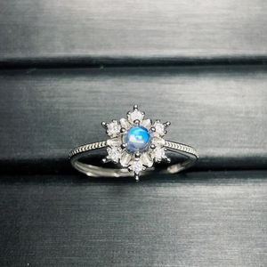 Cluster Rings S925 Sterling Silver Natural Moonlight Stone Charm Crown Flower Opening Design Ring utan optimerad huvudsaklig