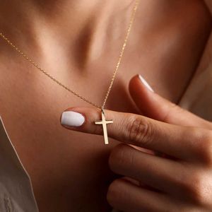 Naszyjniki wisiorek moda stalowa stal nierdzewna Krzyż złoty srebrny naszyjnik dla kobiet mężczyzn wykwintne łańcuchowe naszyjniki biżuterii urodzin