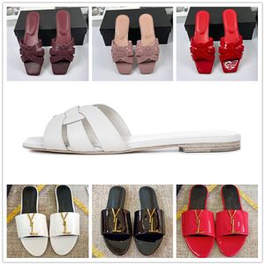Designer Slippers Sandálias de luxo Slides Moda Patente Couro deslize em preto branco vermelho rosa Borgonha Brown Sapato casual Mulheres Lady Flip Scuffs 35-42