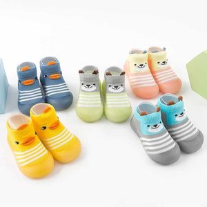 Första Walkers Spring Autumn Baby Sock Shoes Toddler Girls Boys Soft Rubber Sole Sole Duck Bear Pre Walker Cotton Lightweight Slip-On Sneakers Q240525