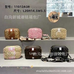 2024 NY Western Style Wide Camera Printed Single Shoulder Crossbody Texture Liten Square Bag 80% Factory Wholesale