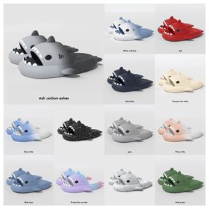 Luxury tofflor Summer 2024 Designer Shark Sliders Män Kvinnor Slides Black Blue Memory Foam Sandaler Mjuk tjock kudde Slipper Cloud Inomhus utomhus