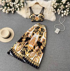 Luxury Vintage Baroque Print Dress Sets Women Casual Vacation Designer Set 2022 Sexy Slim Vests Tops And Pleated Long Skirt Home W5332246