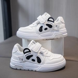 Dziewczyny małe białe buty moda miękka podeszwa dziecięce buty Summer Student Casual Buty Childrens Anti Slip Sports 240524