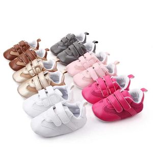 First Walkers 0-18 months old baby sports shoes classic solid color boys and girls air net slide spring and autumn prefabricated shoes the first step forward d240525