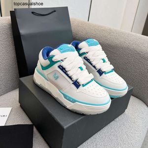 Amirsity kvalitet ma 1 10a topp casual skor designer sneaker fotboll svart vit ami kvinnor plattform spår sko utomhus skum ben tennis basket tränare män