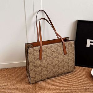 Korean Fashion Large Capacity Women's New Spring/Summer Commuting Tote 2024 High Quality Texture Shoulder Bag 80% factory wholesale
