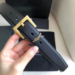 Klassische Frauengürtel Mens Breite 3,0 cm Gürtel für Frauen mit Box Lady Mirror Hight Qualität Luxurys 10A Designergürtel Damen Mann Geschenk Schwarz weißer echter Lederschnalle Gürtel