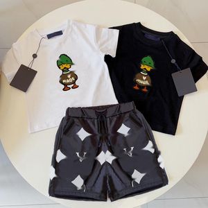 3 stili per bambini set di abbigliamento estivo baby boy gril abiti in abiti viola girl sport si tocca designer di lusso pantaloni da camicia in cotone 2pcs 2pc.