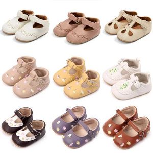 First Walkers Babys First Step Board Shoes Baby Moccasins Soft Sole Rubber Anti slip Preschools First Step Walker Baby Girl Pu Leather Boots d240525