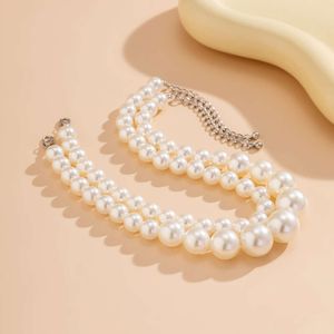 誇張された大きな真珠気温チョーカー汎用性のある鎖骨チェーンマルチレイヤービーズネックレスを備えた宝石
