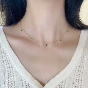 Anhänger Halsketten Xiyanike Retro Emerald eingelegtes Strassketten Kette weibliche Temperament Exquisite Silberfarben -Schlangekette o Geschenk q240525