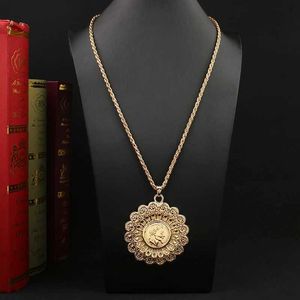 Pendant Necklaces Algeria Wedding Jewelry Gold Plated Pendant Necklace Moroccan Ladies Openwork Metal Arabesque Leaf Long Chain Necklace for Women Q240525