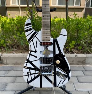 I lager 5150 Eddie Van Halen gitarr Tunga Reliant Electric Guitar White and Black Colors Real Reflectors vackra och