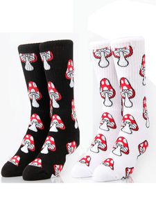 Новая модная мультипликация ретро -грибы носки для мужчин женщины высококачественные хлопковые элиты хип -хоп носки Men039s brand6210815
