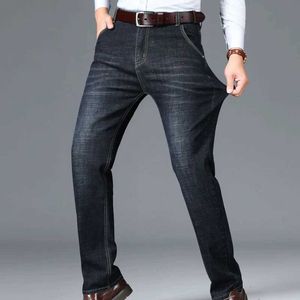 Jeans masculino masculino jeans Jeans recém -chegado a moda Convencional Slim Fit Straight Elastic Mens Marca Jeans Plus Size Q240525