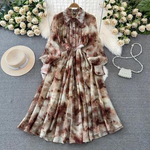 Vestidos casuais 2024 Francês primavera no verão Flor Print Runway Women Women Lapela Collar Lantern Hanve Chiffon Bordery