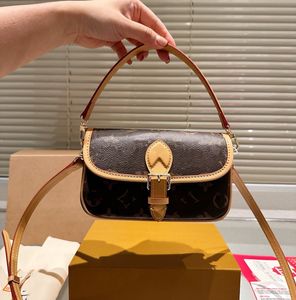 Torebki designerskie Diane Bagieette TOTE Bag worka Crossbody Bag luksurys torebki torebki na ramię oryginalna skórzana wysokiej jakości lustro wysokiej jakości torby krzyżowe 19 cm 19 cm