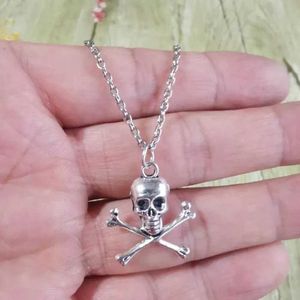 Pendant Necklaces Skull Pendant Necklace for Women Men Vintage Chain Grunge Jewelry Goth Gothic Accessories Choker Y2k Aesthetic Fairy Star Q240525