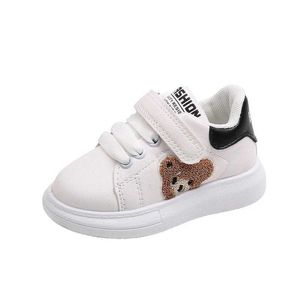 Första Walkers Autumn Baby Boys Girls Panda Sneakers 1-6 Year Toddlers Fashion Sports Shoes For Girls Breattable Boys Board Flats Spädbarnskor Q240525