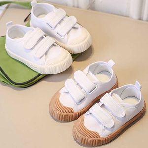 Pierwsze spacerowicze dziecięce buty płócienne moda dla dzieci swobodne sporty do biegania butów miękki dół, który nie ma oddychający toddler płaskie trampki 24-33 rozmiar Q240525