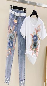 Летняя бисеропинчака для женщин устанавливает тяжелую рабочую вышивку 3D Цветочная футболка с короткими рукавами и джинсами 2 шт.