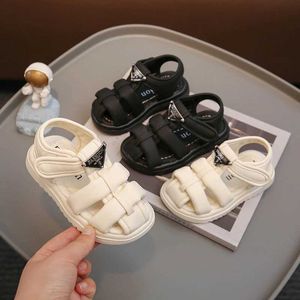 Sandals New solid color PU leather beach shoes suitable for childrens soft soled gladiator sandals d240527