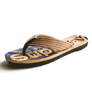 Slippers Summer 2024 Flip-flops de estilo casual Anti-deslizamento da moda Sandálias de praia personalizadas