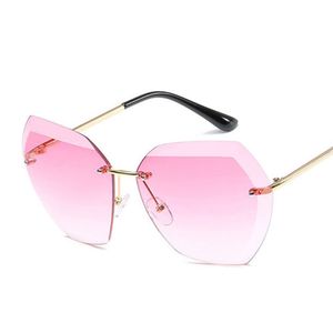 2021 NOVA Brand Designer de moda Rimless Sunglasses Women Women Oversize Vintage Sun Glasses para viagens Foto de moda feminina Eyewear Retro UV 188J