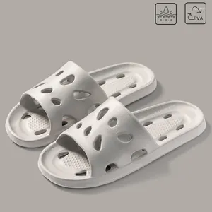 Chinelos vendas banheiro banheiro de secagem rápida Hollow Out Waterleaky interno de verão sola e eva sapatos anti-chinelos anti-deslizamentos para homens mulheres mulheres