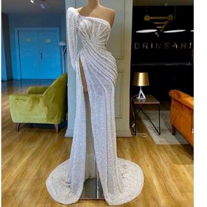 2020 Vintage White One Shoulder Prom Dresses Sexy Backless Sequined Mermaid Evening Gown Arabic High Side Split Formal Patry Dress 2848